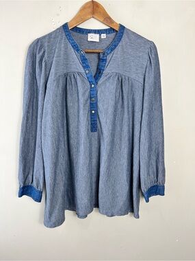 Anthropologie Postmark chambray henley top Size Medium Cotton Blend Flowy Blue